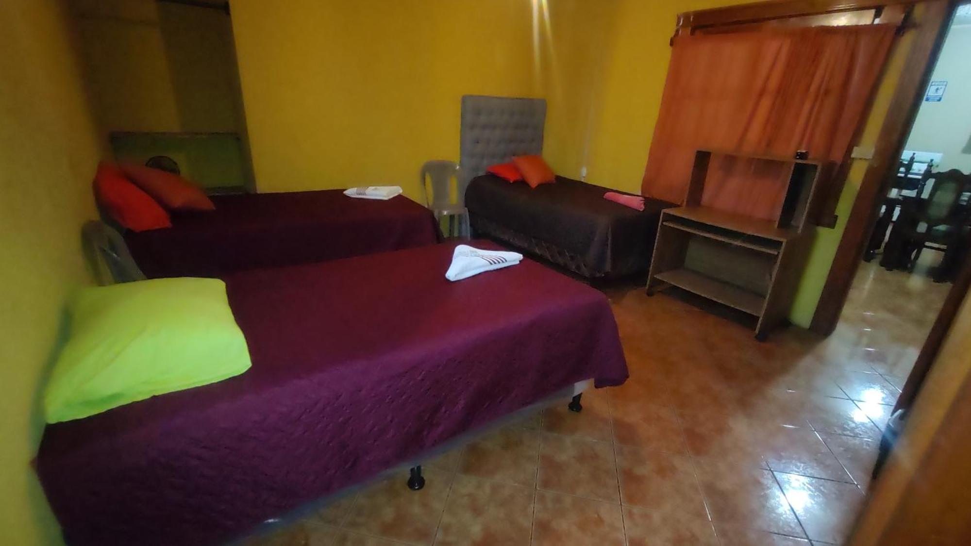 Hosteria Del Centro Santiago Atitlan Bagian luar foto